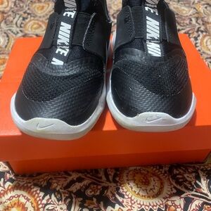 Nike Black and White Slip-On Sneakers “Flex Runner”